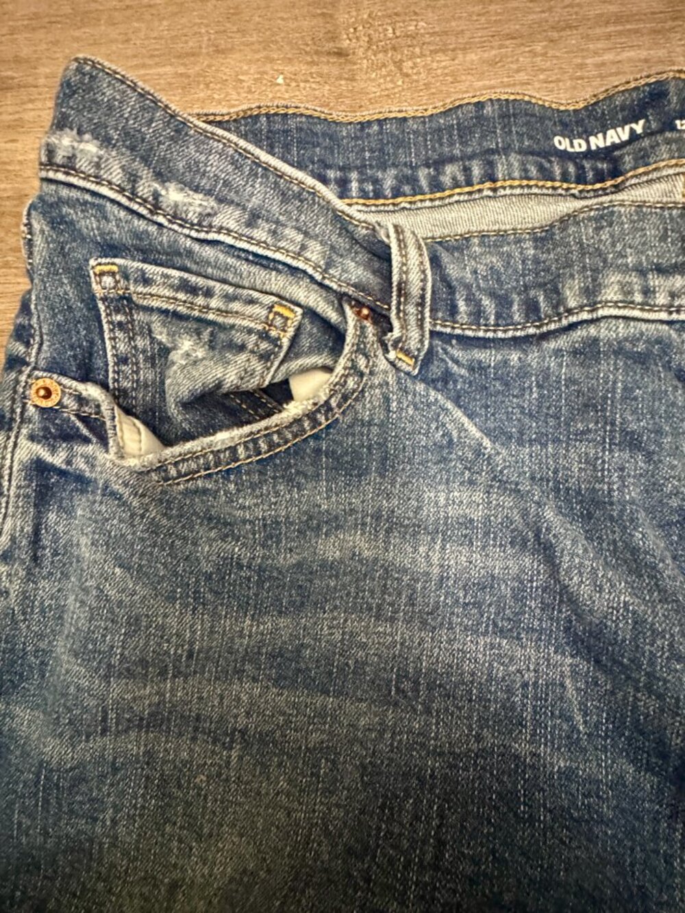 👖 Old Navy Mid-Rise Boyfriend Distressed Jeans Size 12 Raw Hem - Picture 8 of 11